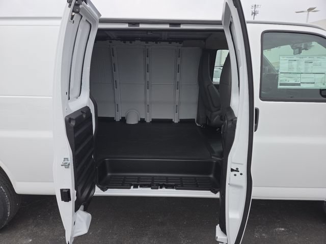 New 2026 Chevrolet Express 3500 Extended w/ Driver Convenience Package RWD image 21