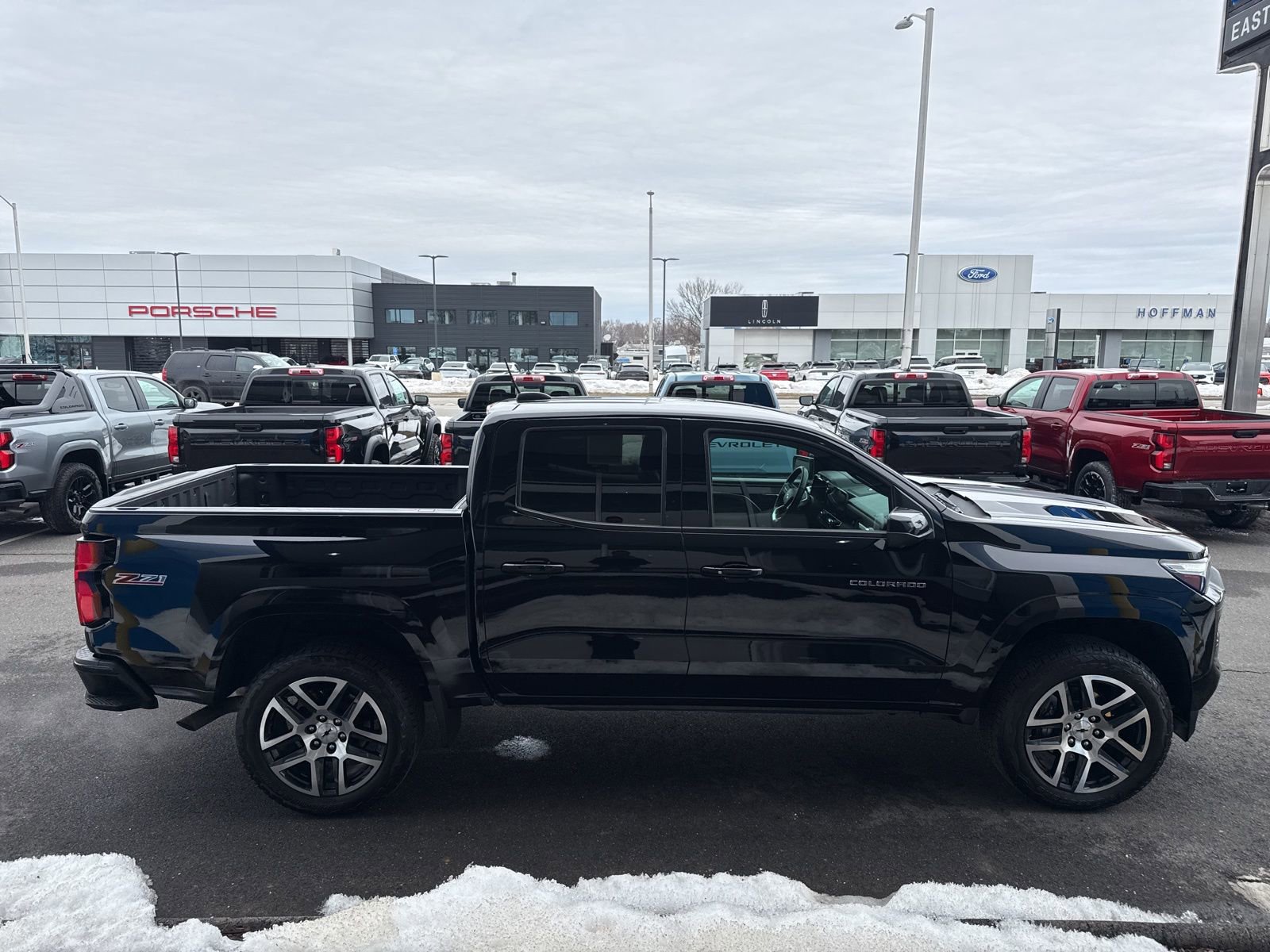 Used 2023 Chevrolet Colorado Z71 w/ Z71 Convenience Package 2 image 5