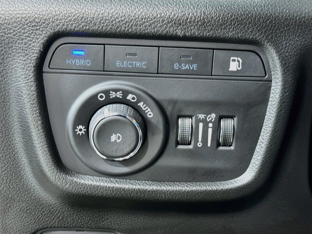 Used 2023 Jeep Grand Cherokee Trailhawk w/ Advanced Protech Group II AWD/4WD image 23