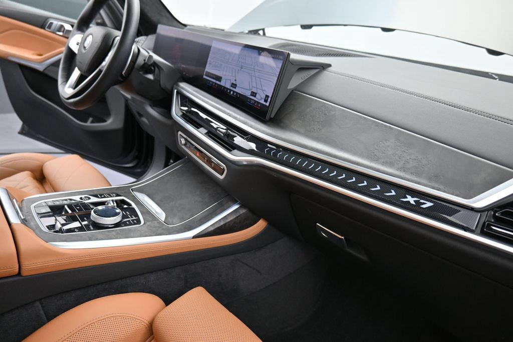 Used 2024 BMW X7 xDrive40i AWD/4WD image 22
