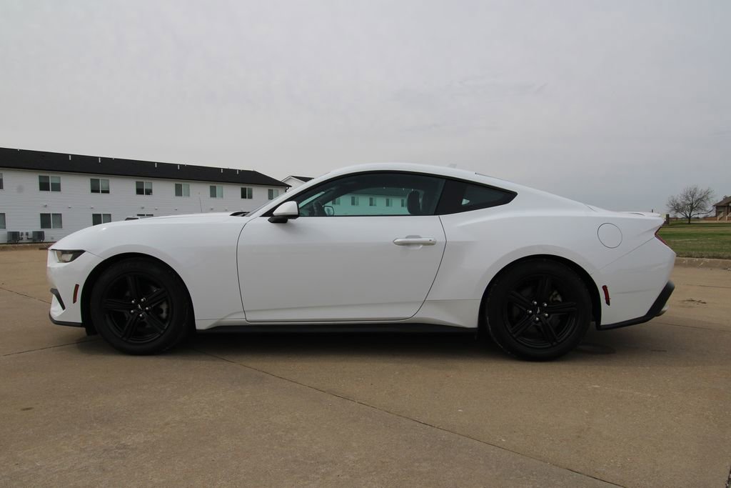Used 2024 Ford Mustang Premium image 18