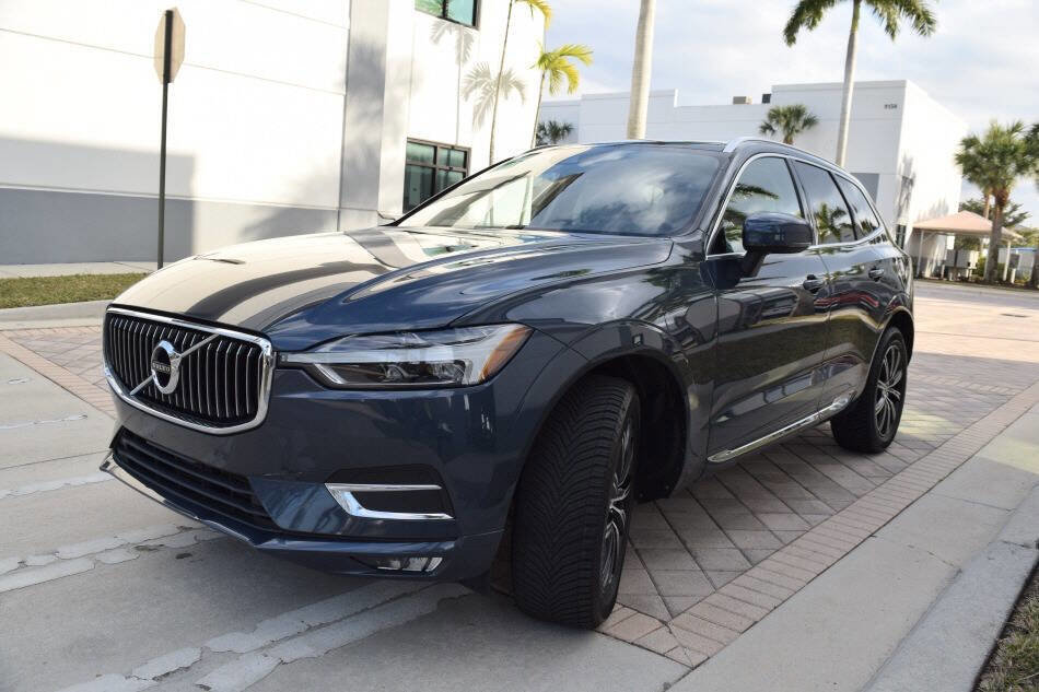 Used 2018 Volvo XC60 T5 Inscription w/ Luxury Seat Package image 2