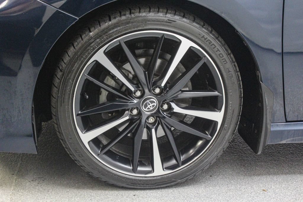 Used 2020 Toyota Camry XSE FWD image 14