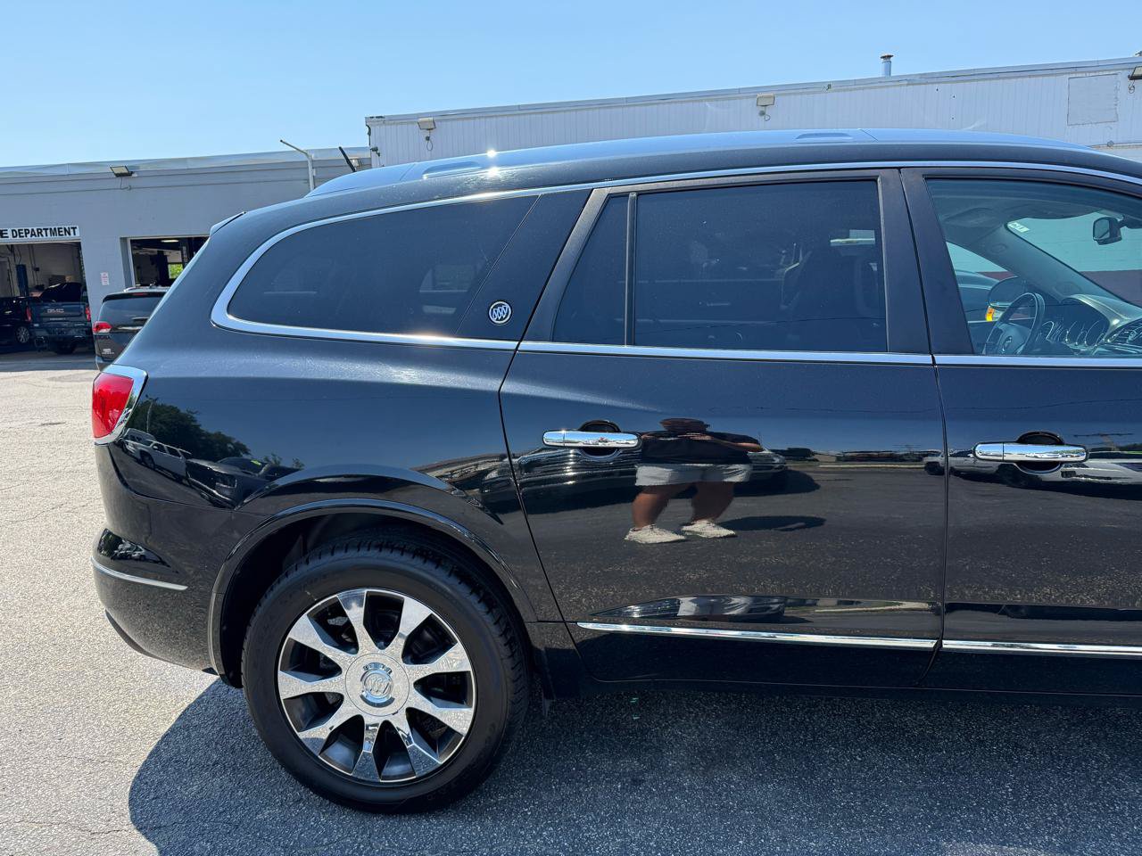 Used 2017 Buick Enclave Premium w/ Experience Buick Package AWD/4WD image 11