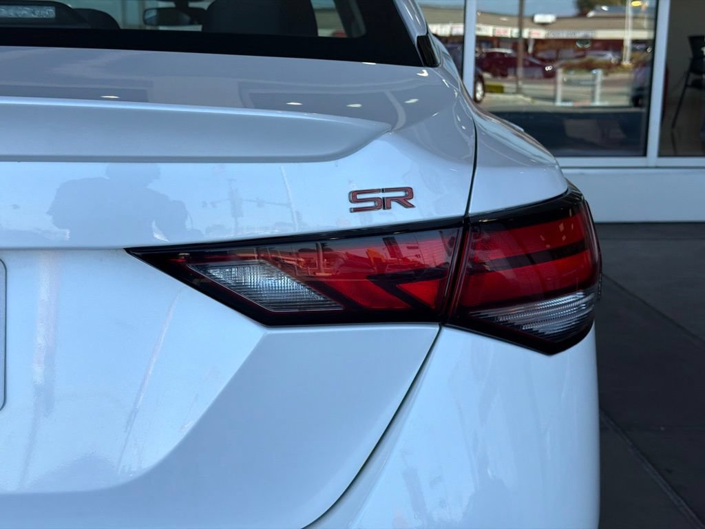 Used 2025 Nissan Sentra SR FWD image 13