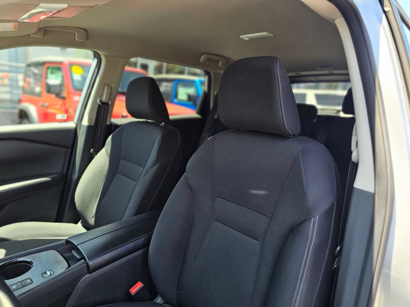 Used 2024 Nissan Rogue S FWD image 20