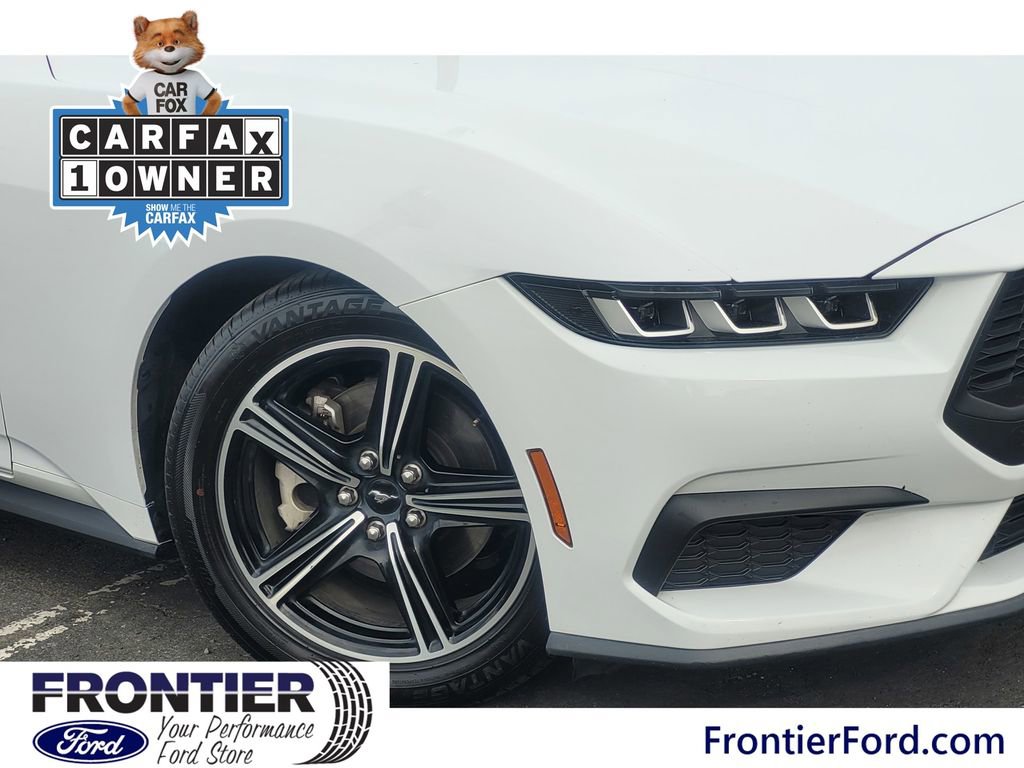 Used 2024 Ford Mustang Premium image 4