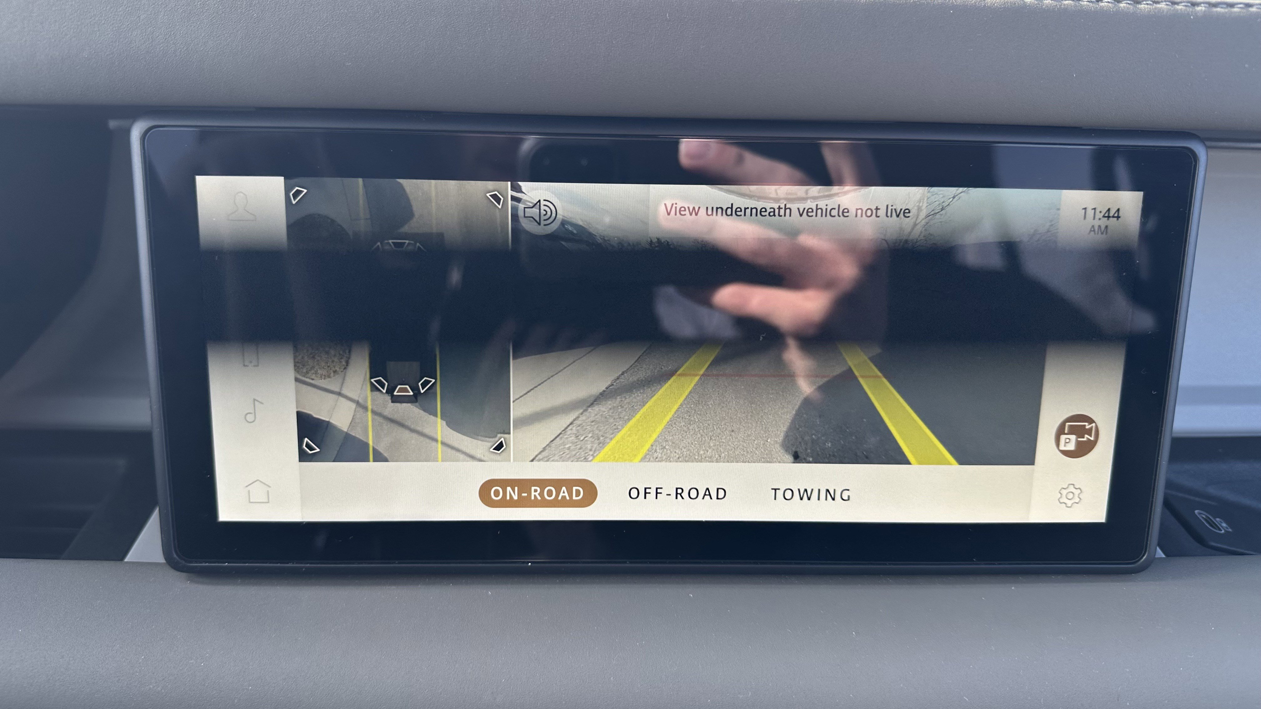 Used 2024 Land Rover Defender 110 X-Dynamic SE image 26