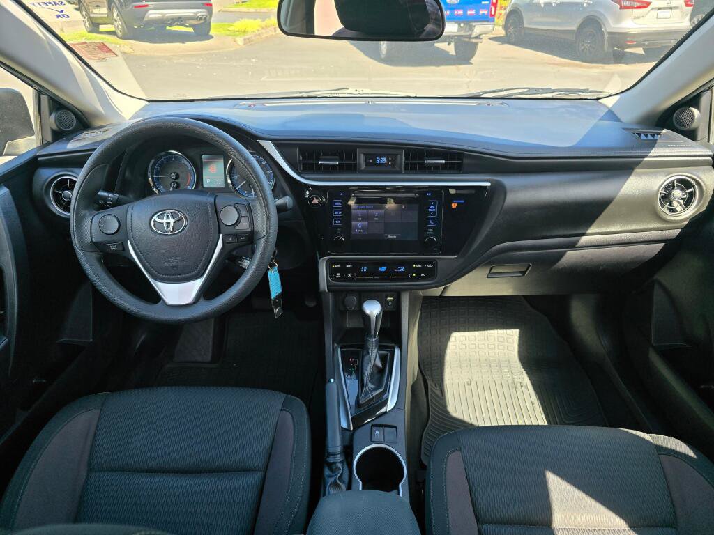 Used 2019 Toyota Corolla LE FWD image 2