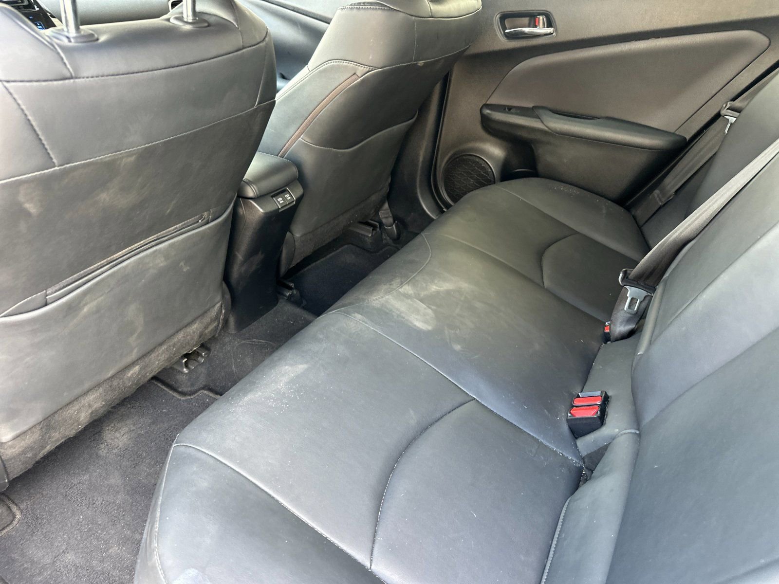 Used 2019 Toyota Prius XLE w/ Carpet Mat Package image 11