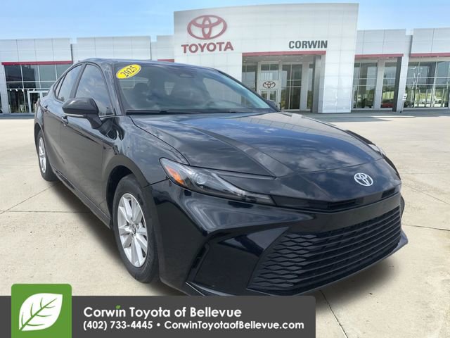 Used 2025 Toyota Camry LE image 1