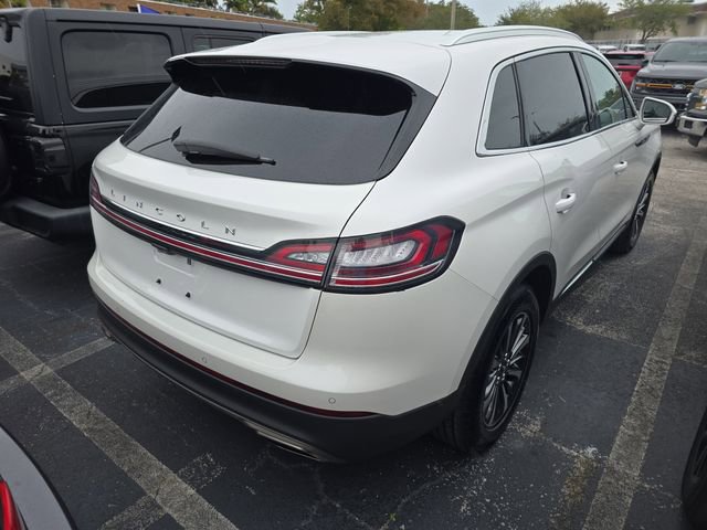 Used 2023 Lincoln Nautilus FWD image 3