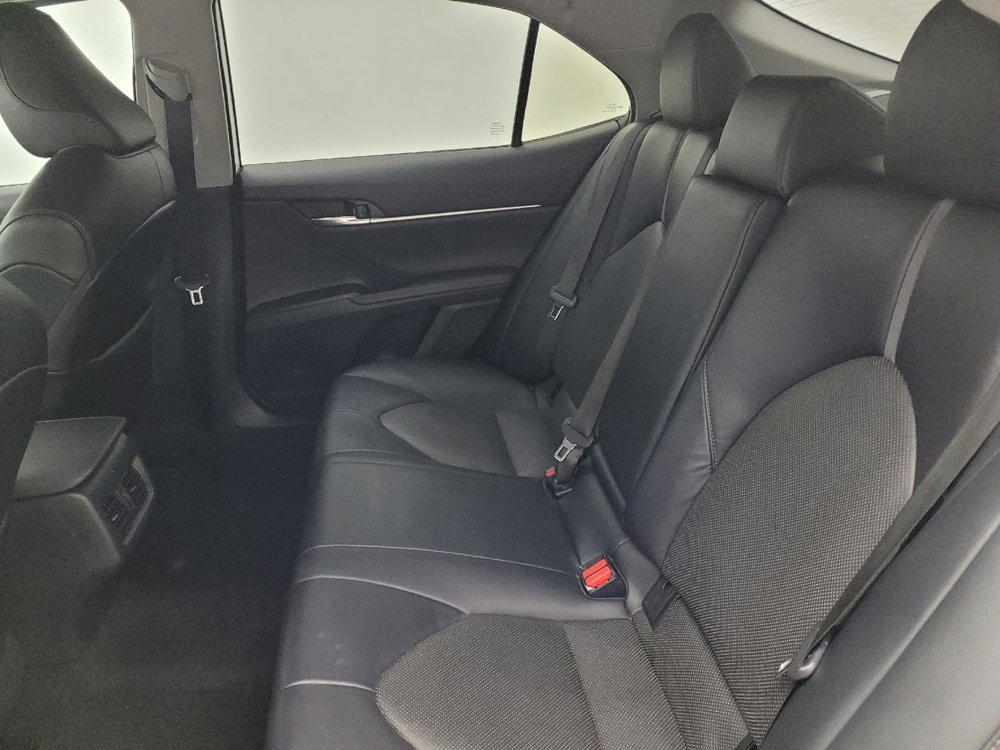 Used 2021 Toyota Camry XLE FWD image 18