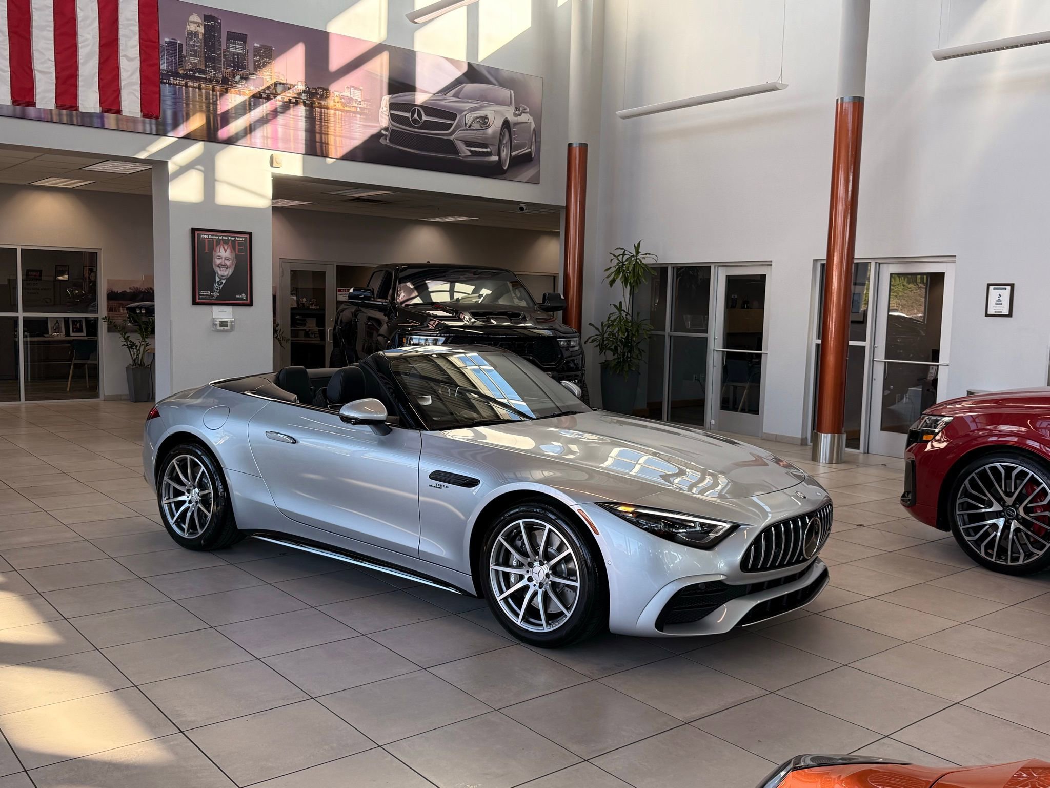 Used 2023 Mercedes-Benz SL 43 AMG w/ Driver Assistance Package image 60