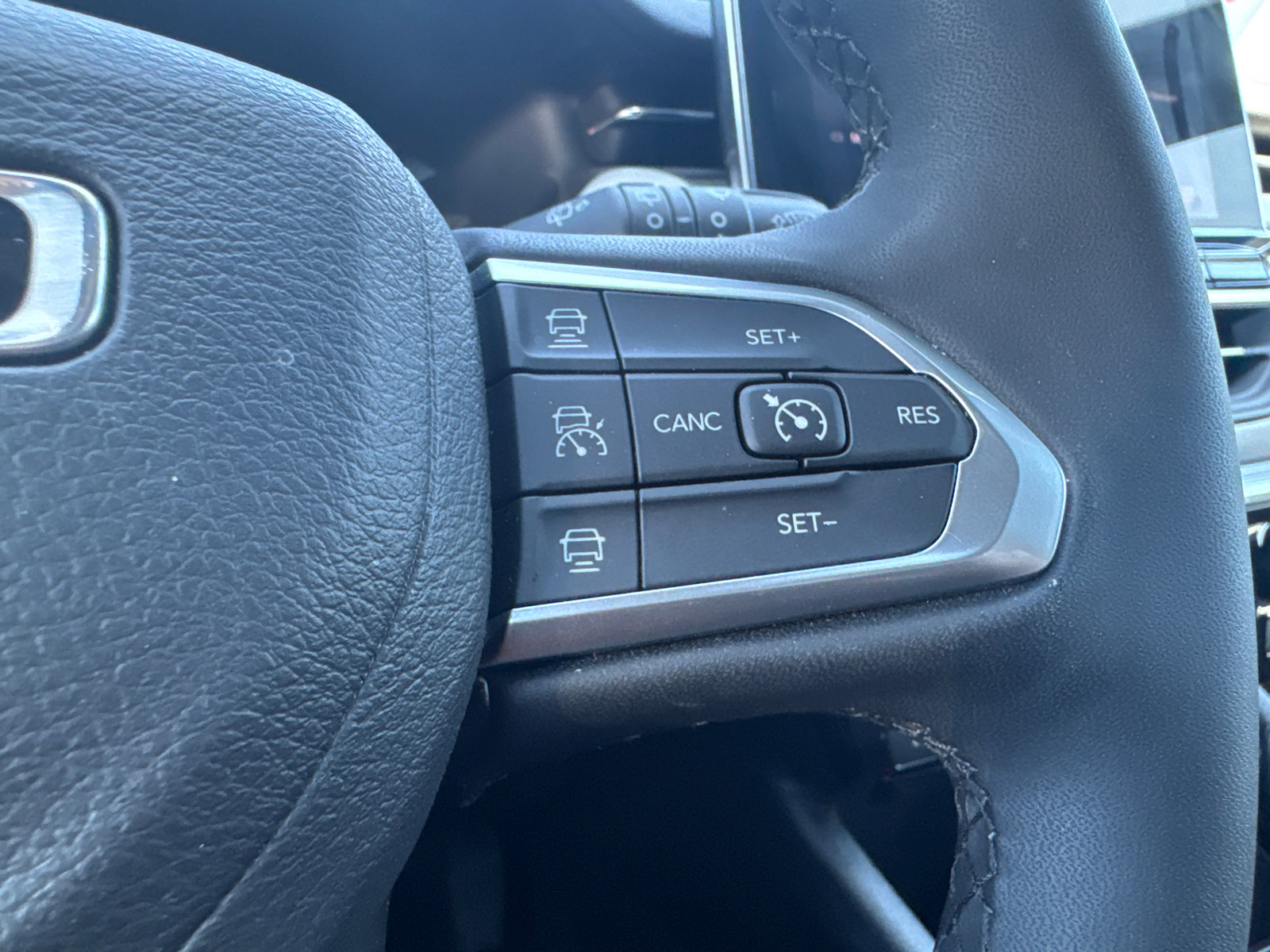 Used 2024 Jeep Compass Limited AWD/4WD image 33