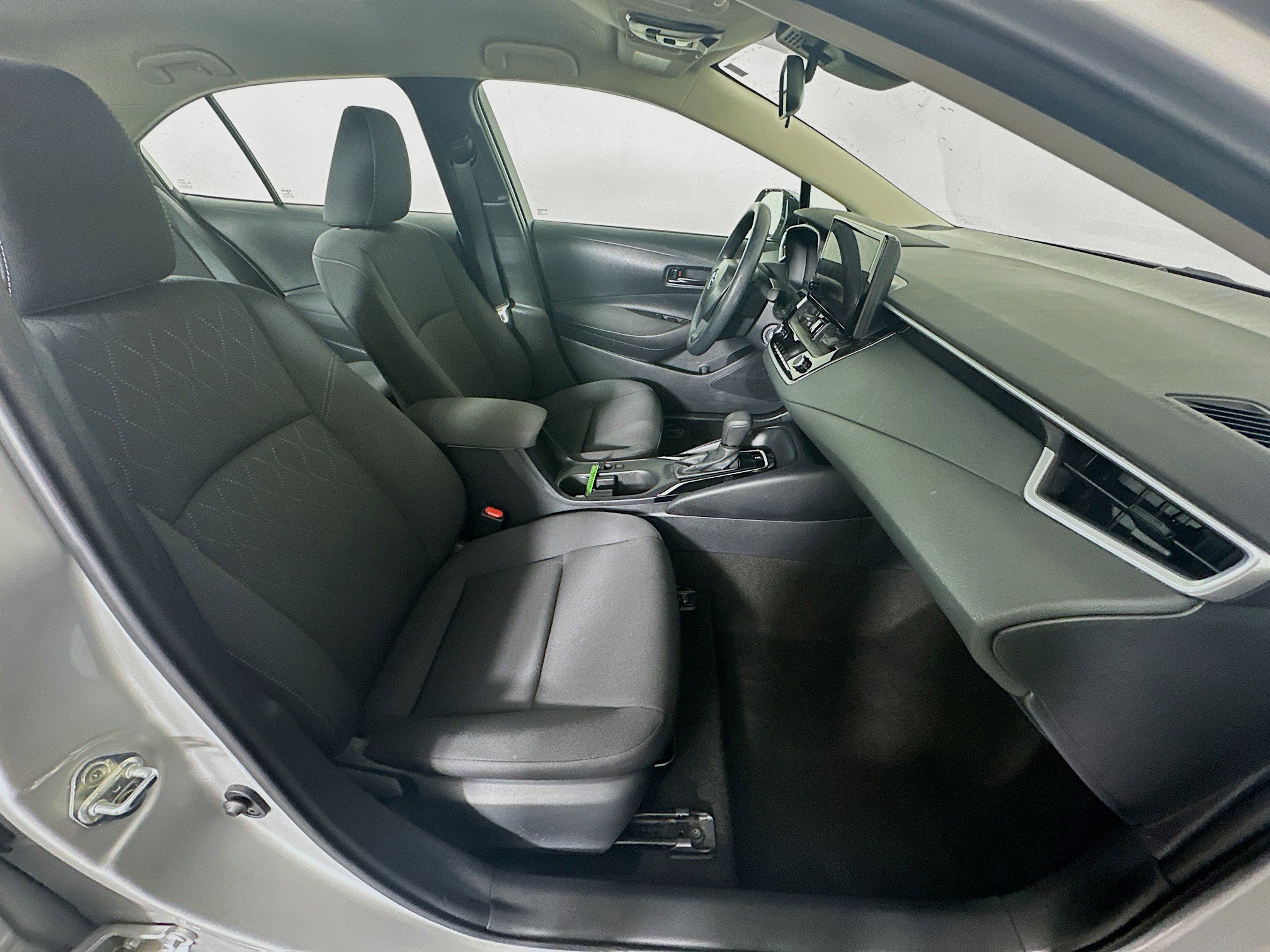 Used 2024 Toyota Corolla LE image 30