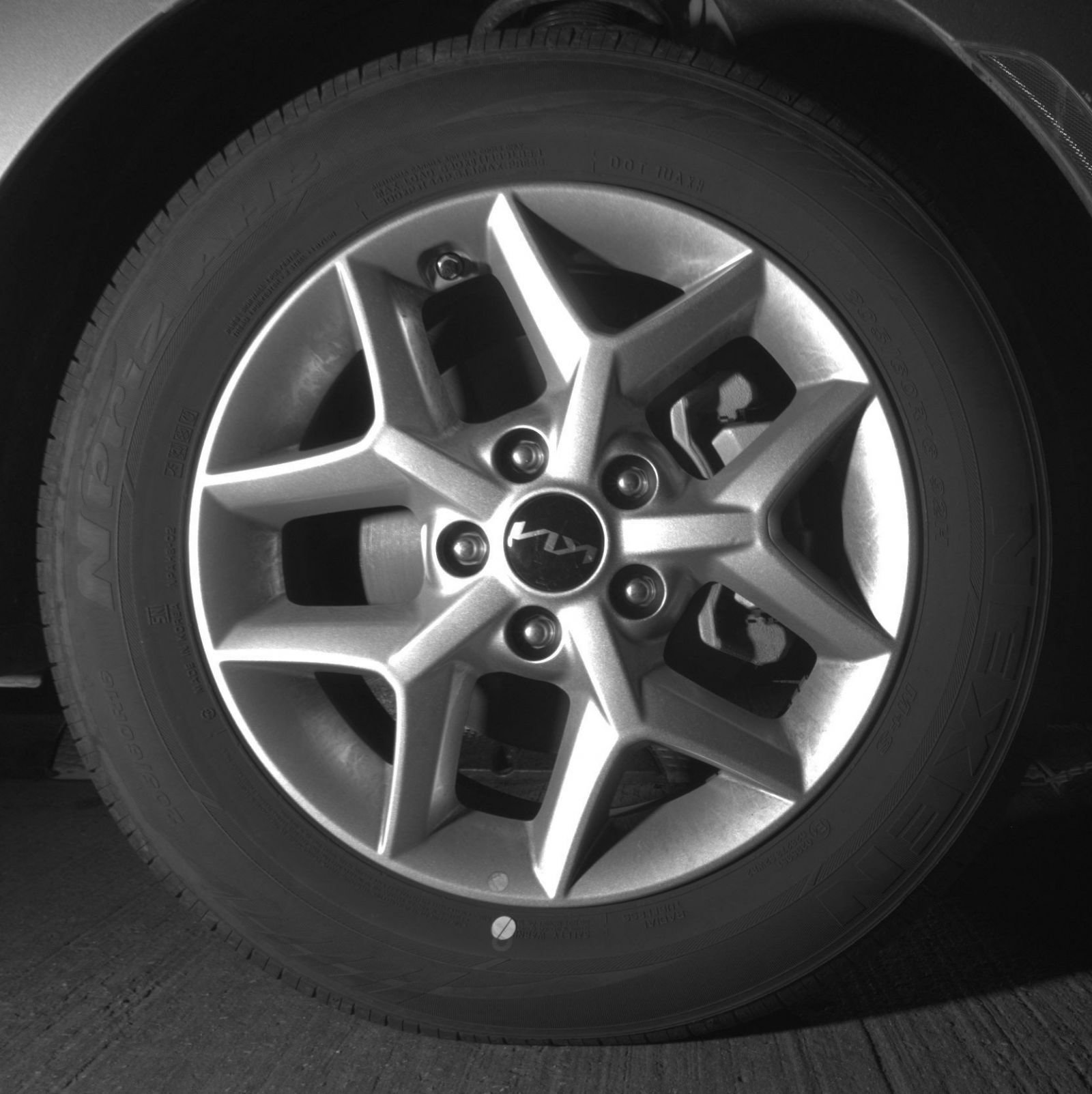 Used 2025 Kia Soul LX w/ LX Technology Package FWD image 16