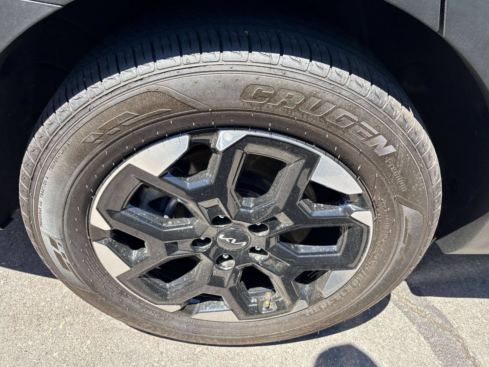 Used 2024 Kia Sorento S FWD image 8