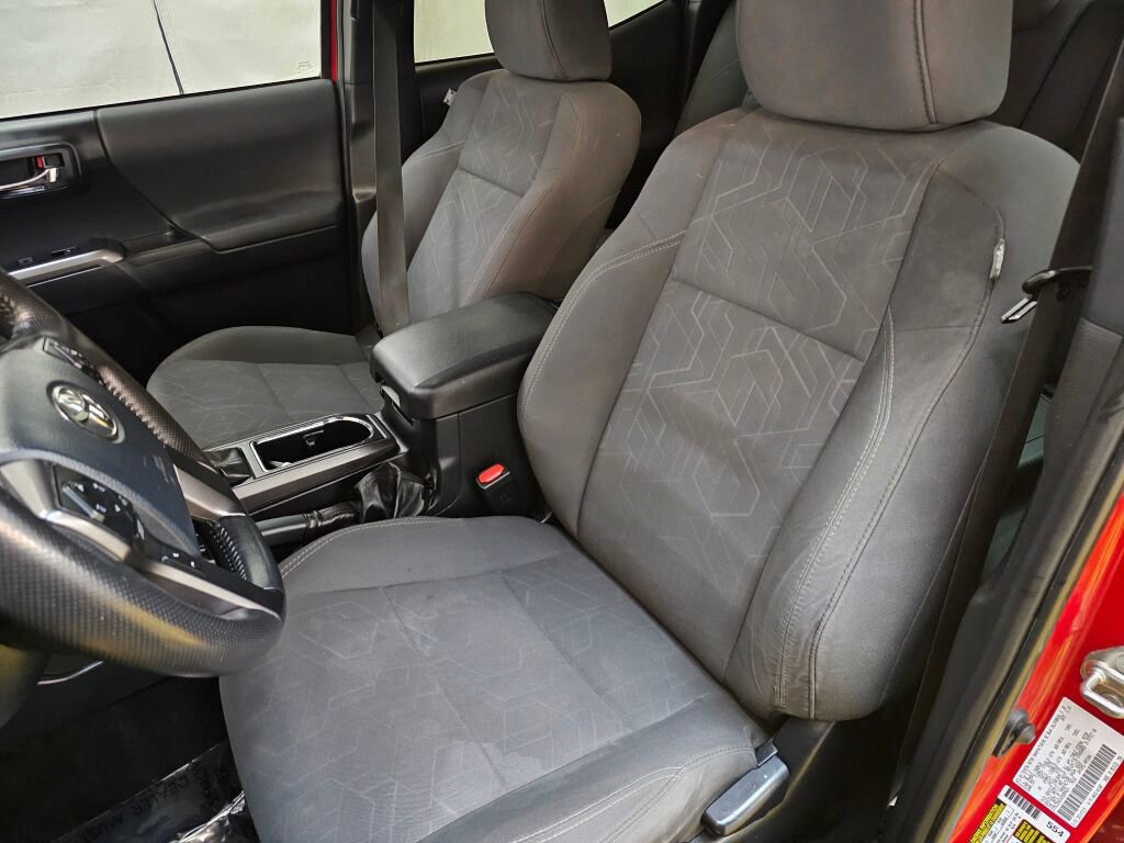 Used 2019 Toyota Tacoma TRD Off-Road w/ Technology Package AWD/4WD image 22