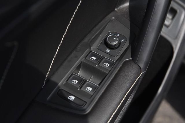 Certified 2024 Volkswagen Tiguan SE w/ Panoramic Sunroof Package FWD image 8