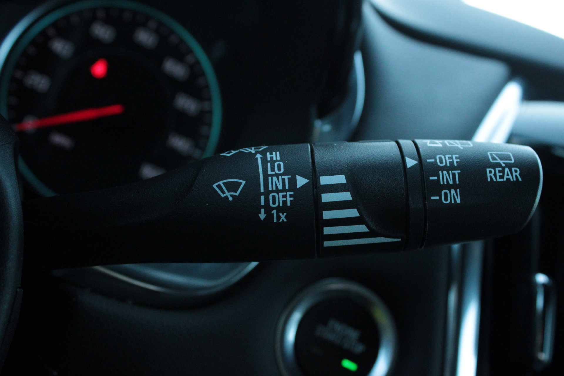 Used 2023 Chevrolet Traverse LT FWD image 37