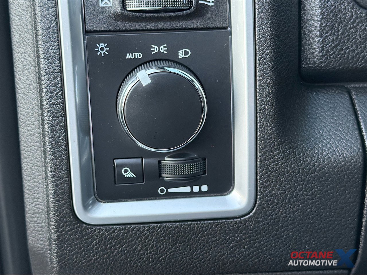 Used 2023 RAM 1500 Classic Warlock image 10