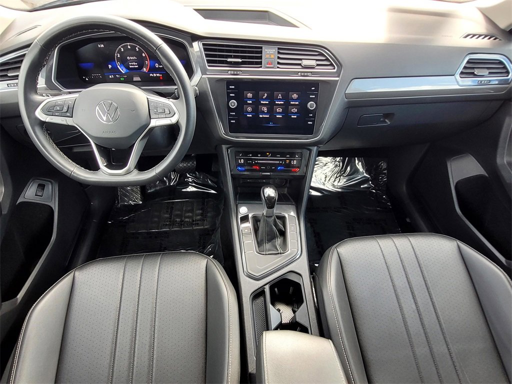 Used 2024 Volkswagen Tiguan SE image 22