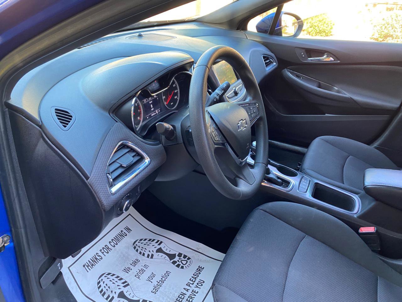 Used 2019 Chevrolet Cruze LT w/ Convenience Package FWD image 31