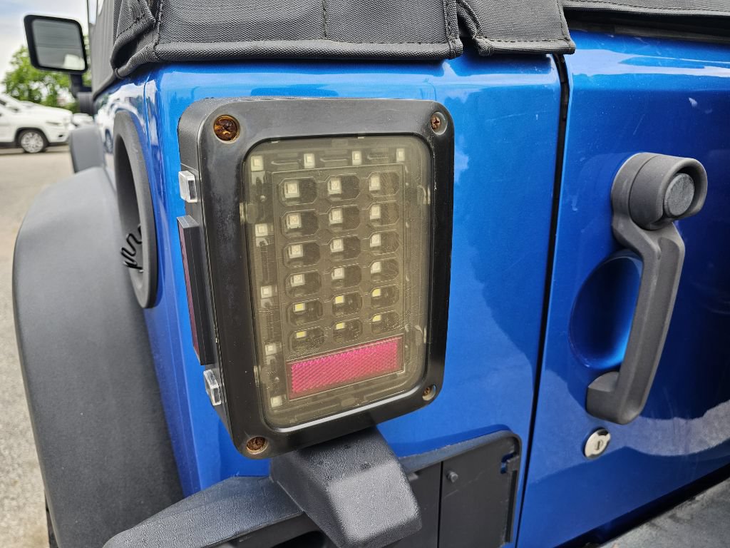 Used 2015 Jeep Wrangler Sport AWD/4WD image 10