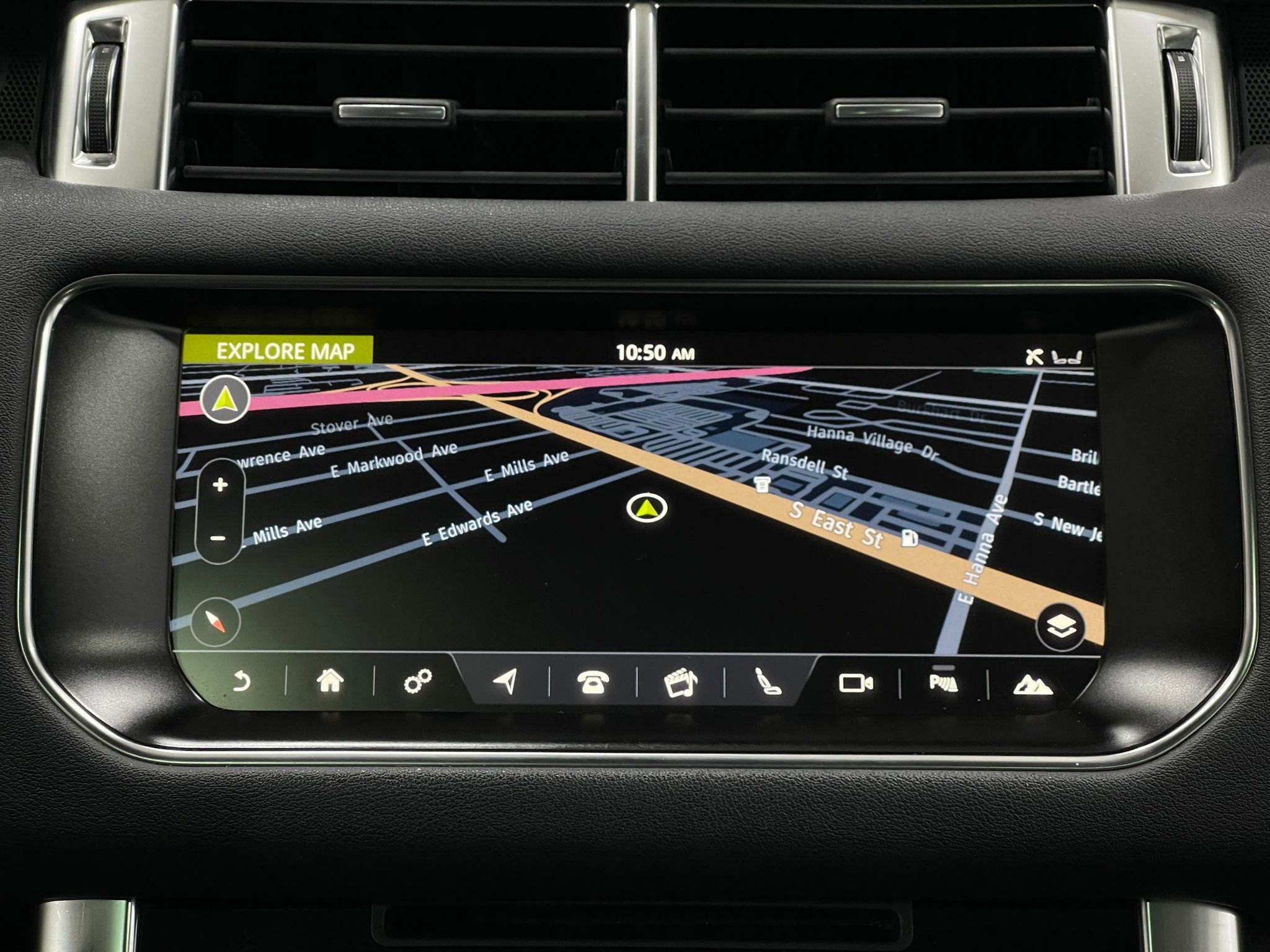 Used 2017 Land Rover Range Rover Sport HSE image 10