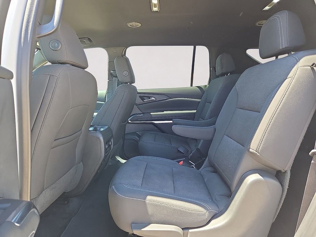 Used 2024 Chevrolet Traverse LT AWD/4WD image 17