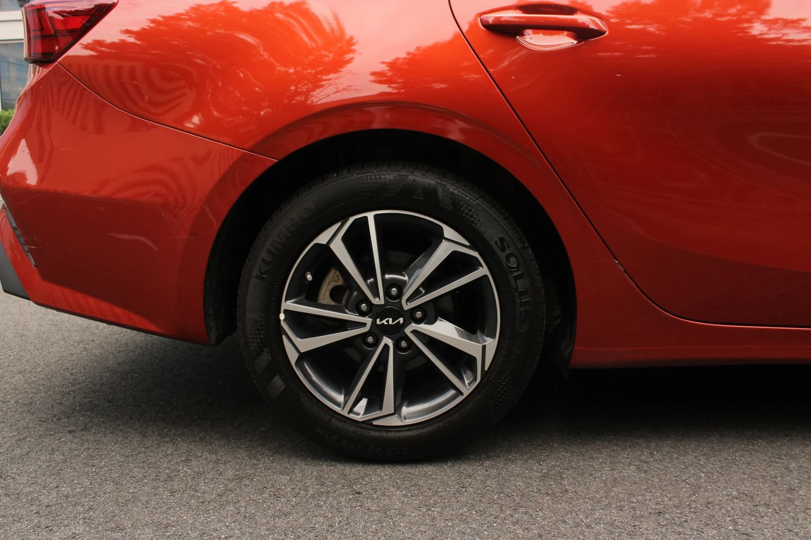 Used 2024 Kia Forte LXS FWD image 5