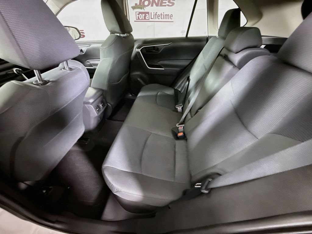 Certified 2022 Toyota RAV4 LE AWD/4WD image 26