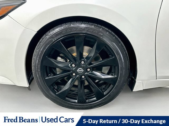 Used 2023 Nissan Maxima SR w/ Sport Mat Group FWD image 40