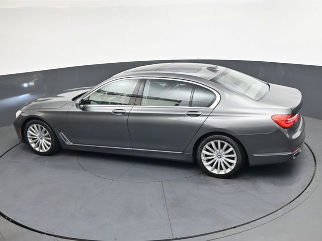 Used 2016 BMW 740i image 30