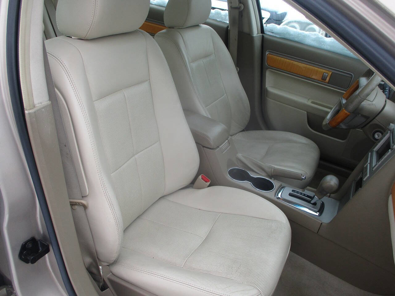Used 2006 Lincoln Zephyr image 4
