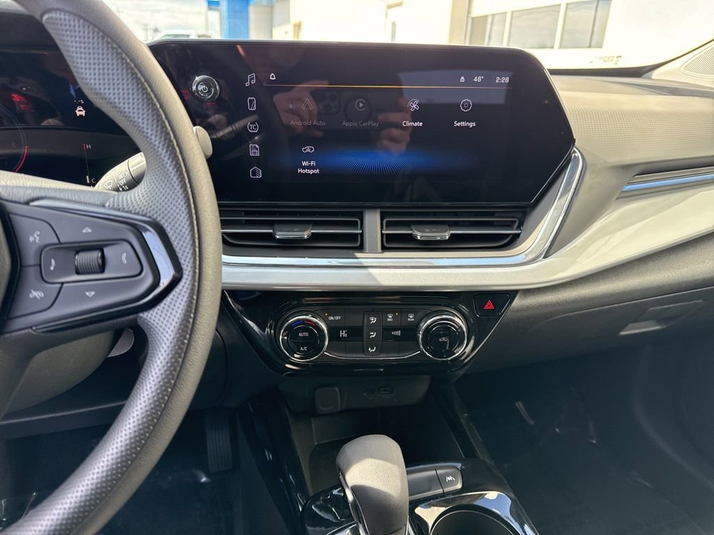 Used 2025 Chevrolet Trax LT image 20