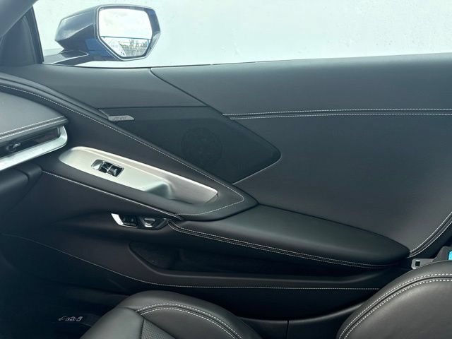 Used 2025 Chevrolet Corvette Z06 RWD image 9