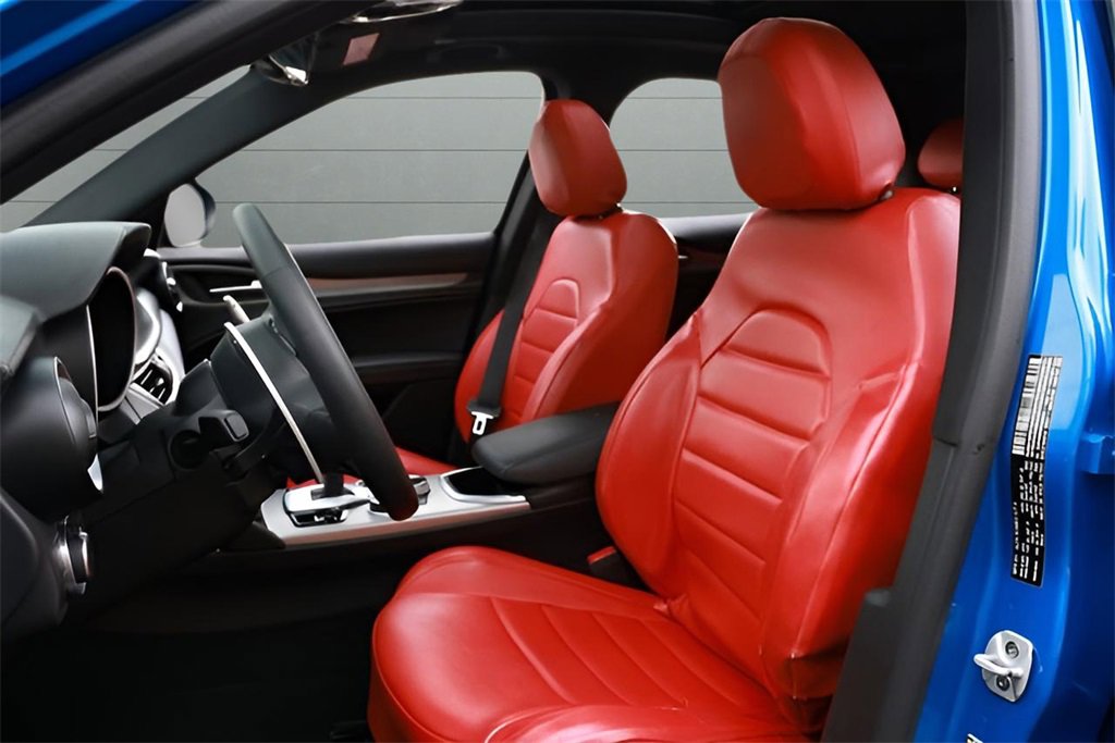 Used 2023 Alfa Romeo Stelvio Veloce image 3