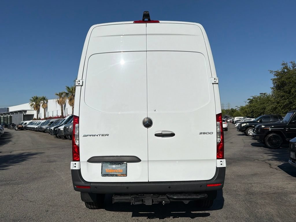 Used 2025 Mercedes-Benz Sprinter 2500 image 8