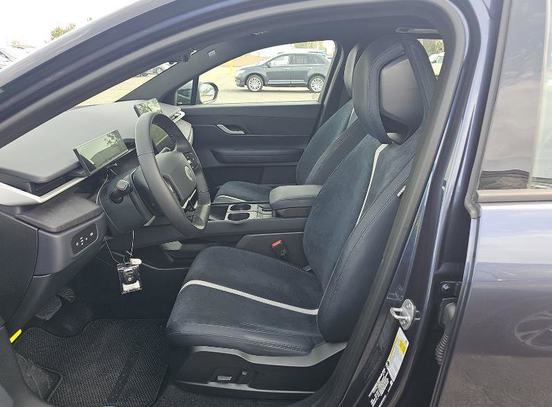 Used 2023 Fisker Ocean One image 8