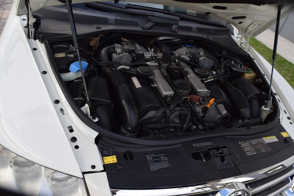 Used 2006 Volkswagen Touareg V10 TDI AWD/4WD image 90