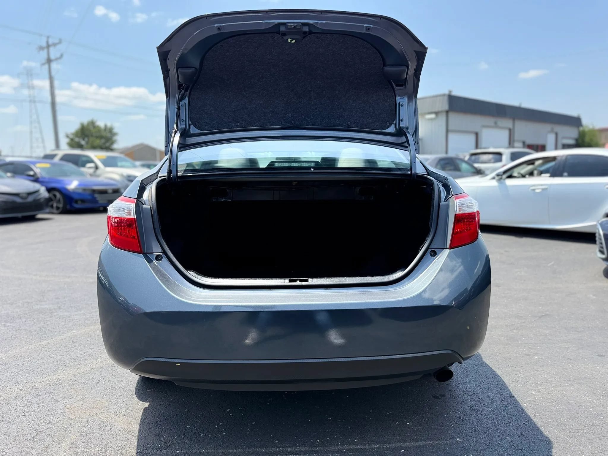 Used 2016 Toyota Corolla LE FWD image 36