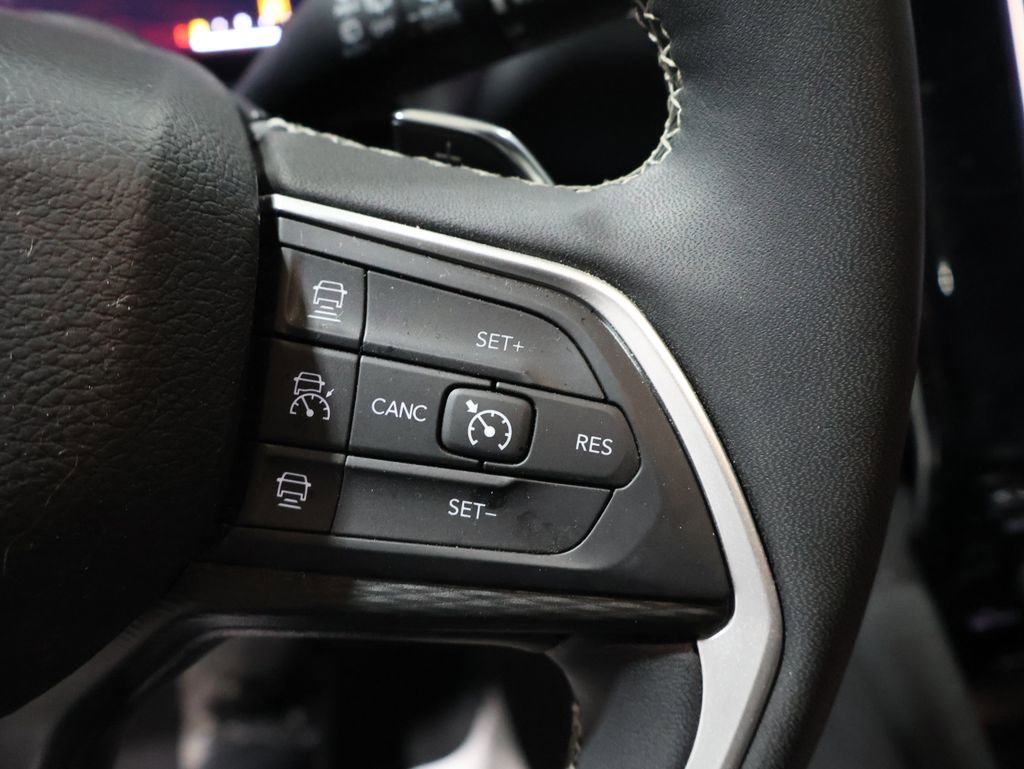 Used 2024 Jeep Grand Cherokee Altitude image 40