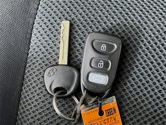 Used 2010 Hyundai Elantra SE image 28