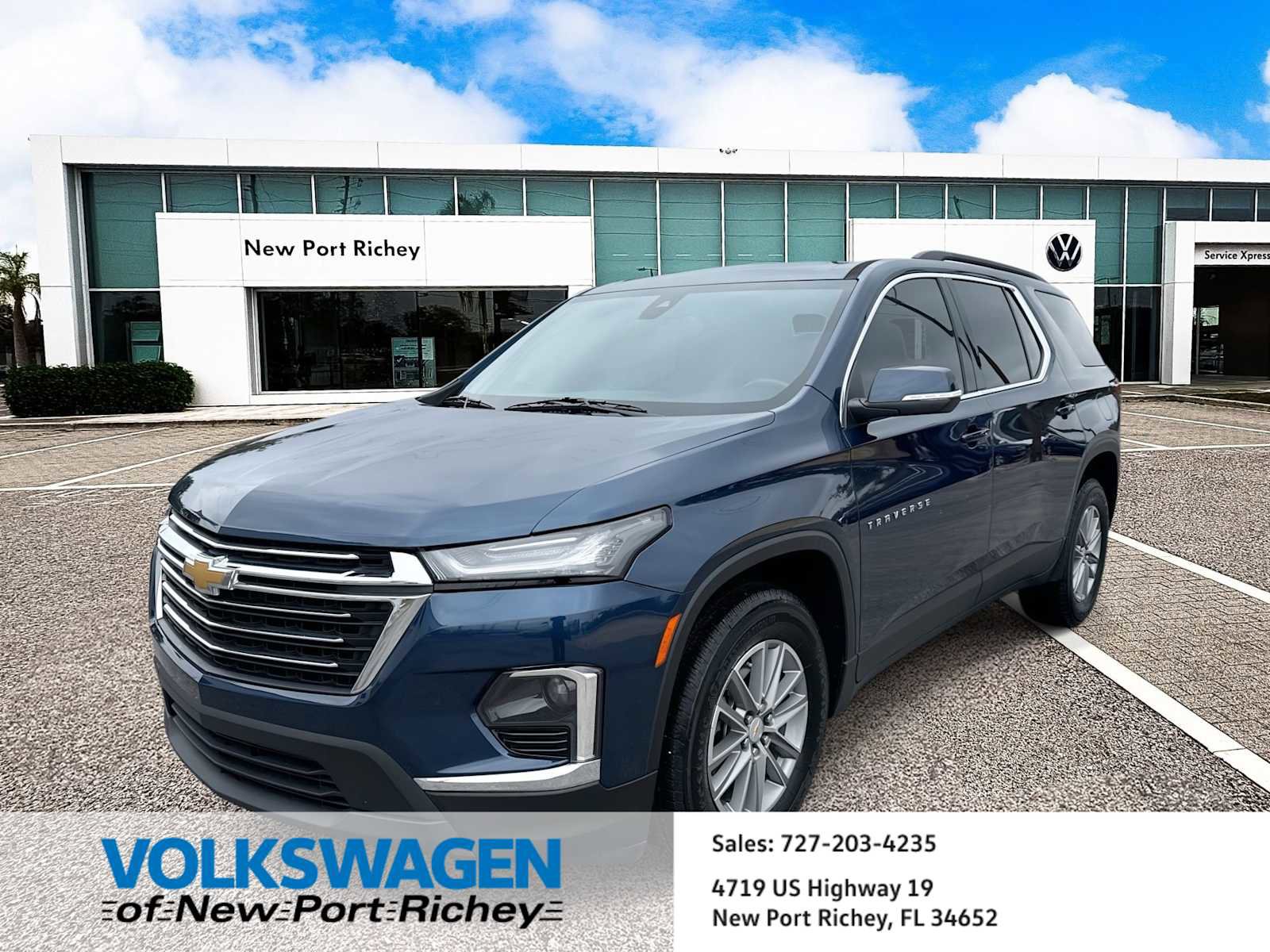 Used 2022 Chevrolet Traverse LT w/ LPO, Cargo Package image 1