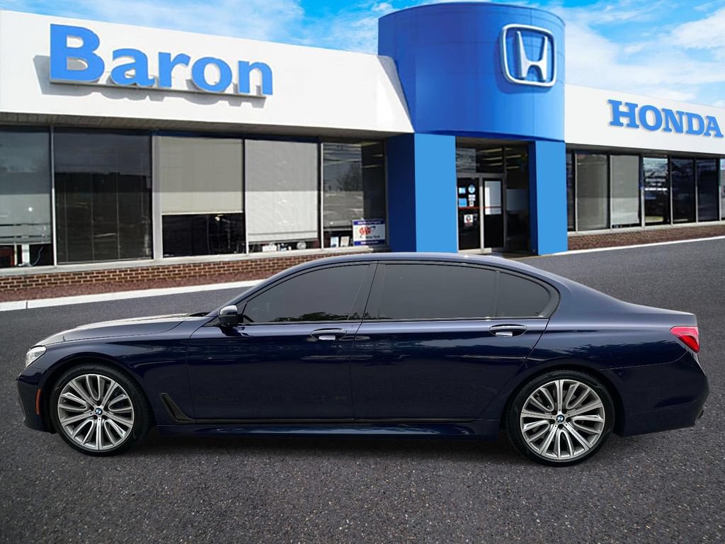 Used 2018 BMW 750i xDrive AWD/4WD image 3