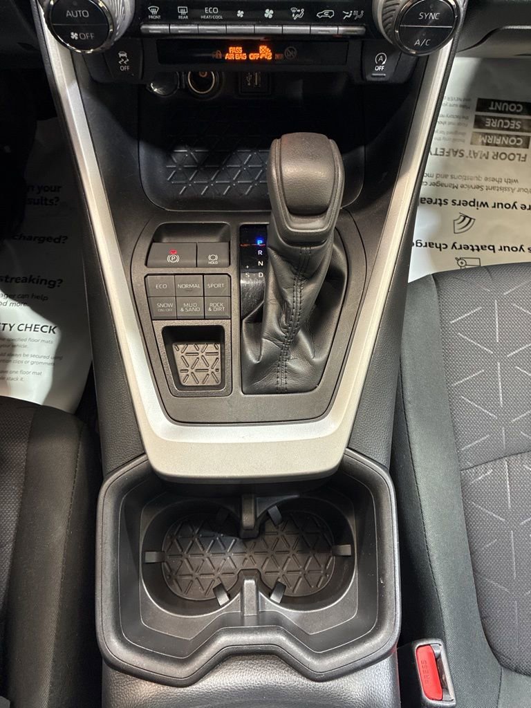 Used 2023 Toyota RAV4 XLE AWD/4WD image 33
