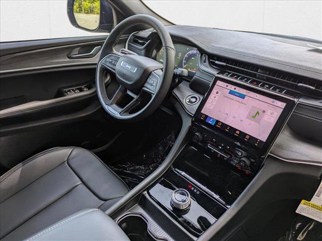 New 2025 Jeep Grand Cherokee Limited w/ Luxury Tech Group II image 19