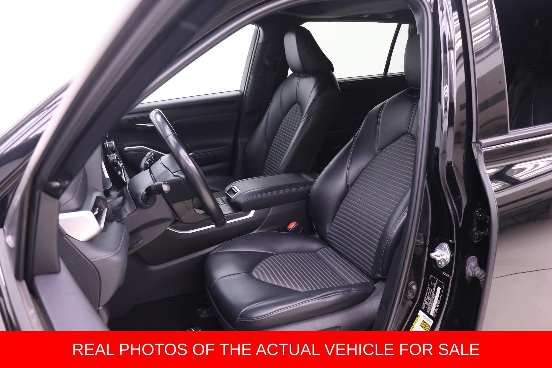 Used 2022 Toyota Highlander XSE FWD image 4